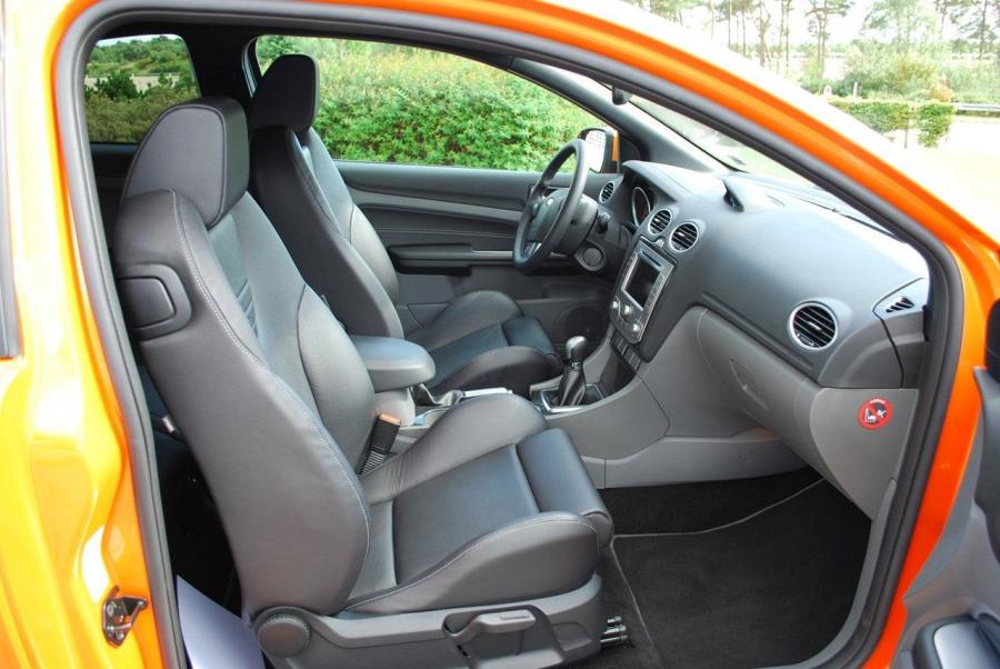  Ford Focus ST 2008 года  (фото 31 из 48)